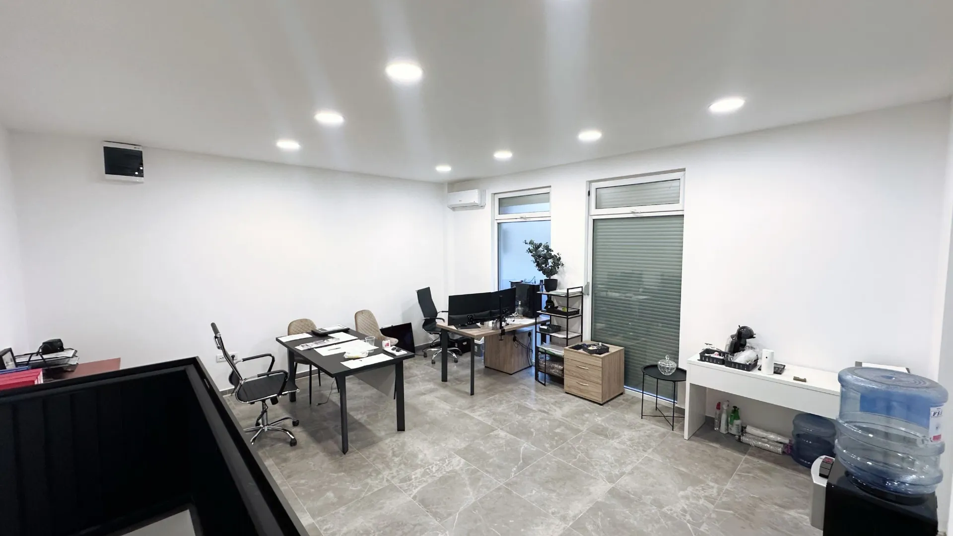 Izdavanje, poslovni prostor, 56m², Blok 9, Podgorica