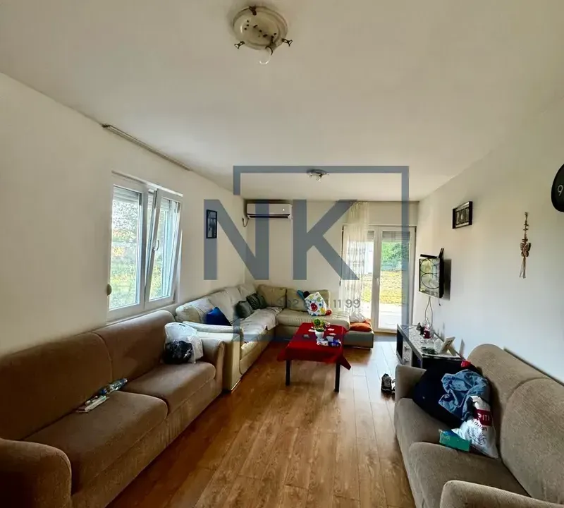 Izdavanje, kuća, 100m², Beri, Podgorica