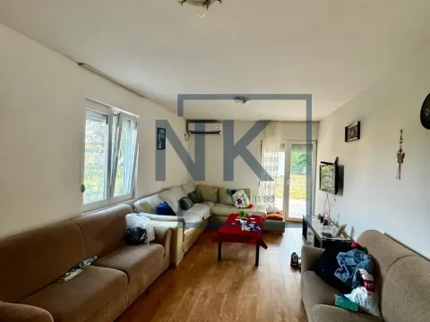 Izdavanje, kuća, 100m², Beri, Podgorica