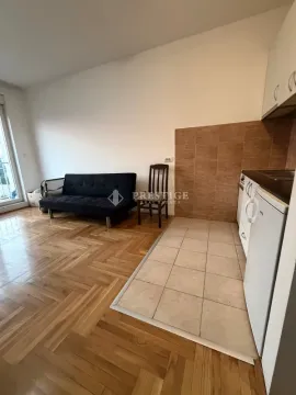 Dnevni boravak sa kuhinjom i parketom. - image 4