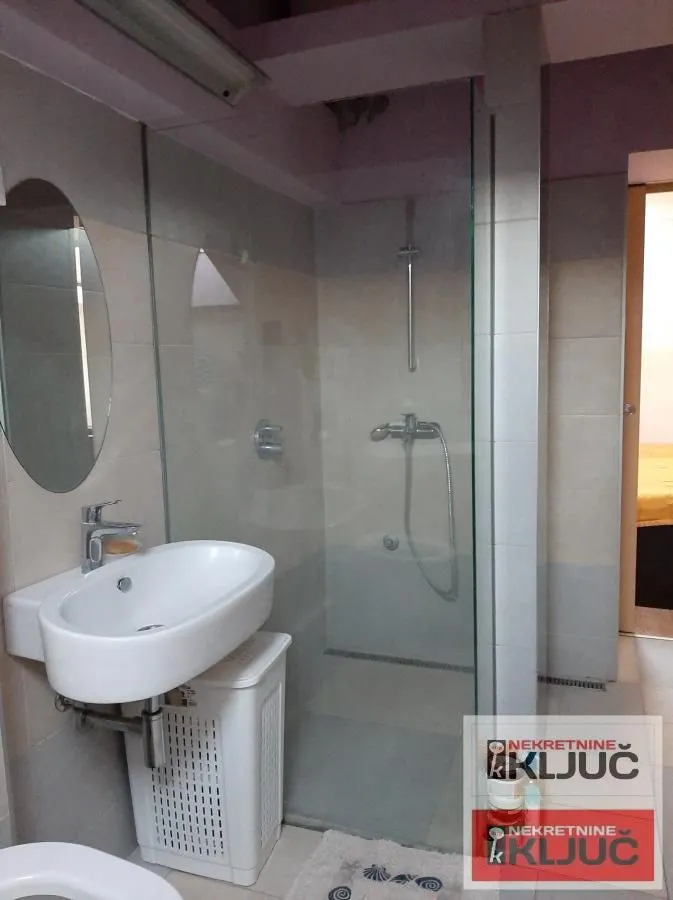 Prodaja, stan, 143m², Centar, Novi Sad