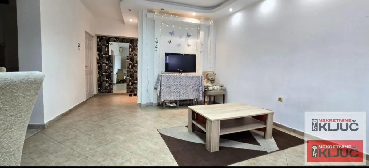 Izdavanje, jednosoban stan, 40m², Socijalno, Novi Sad Sve Podlokacije