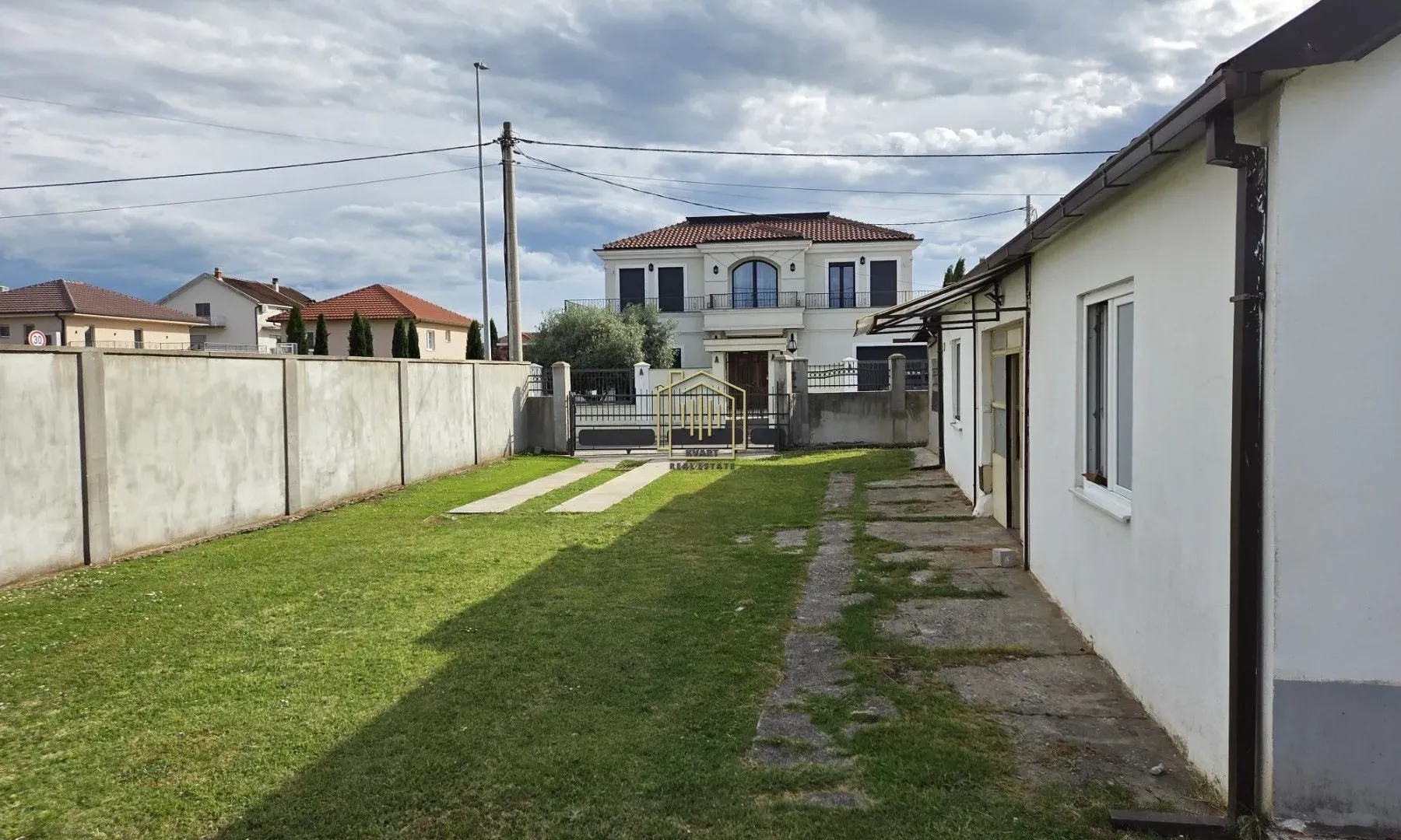 Rent, house, 90m², Gornja Gorica, Podgorica