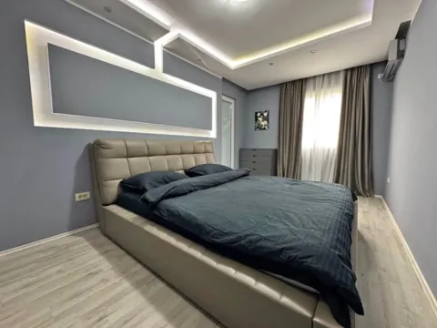 Izdavanje, trosoban stan, 90m², Budva okolina, Budva - image 2