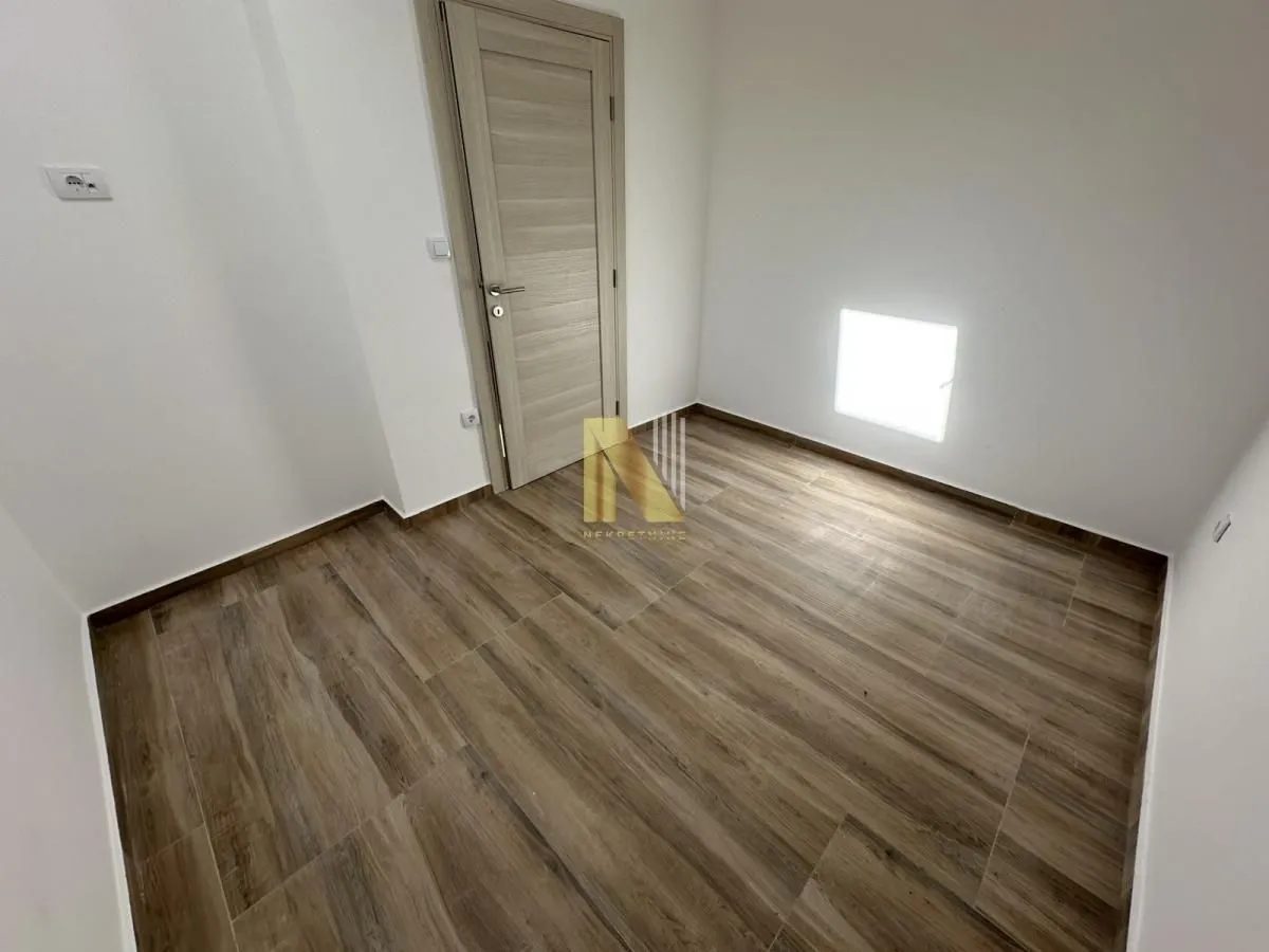 Prodaja, dvosoban stan, 55m², Centar, Inđija