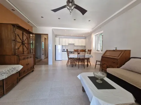 Sale, house, 590m², Tivat, Crna Gora - image 2