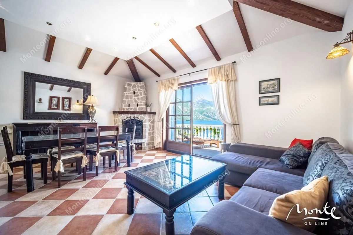 Prodaja, dvosoban stan, 92m², Kostanjica, Kotor