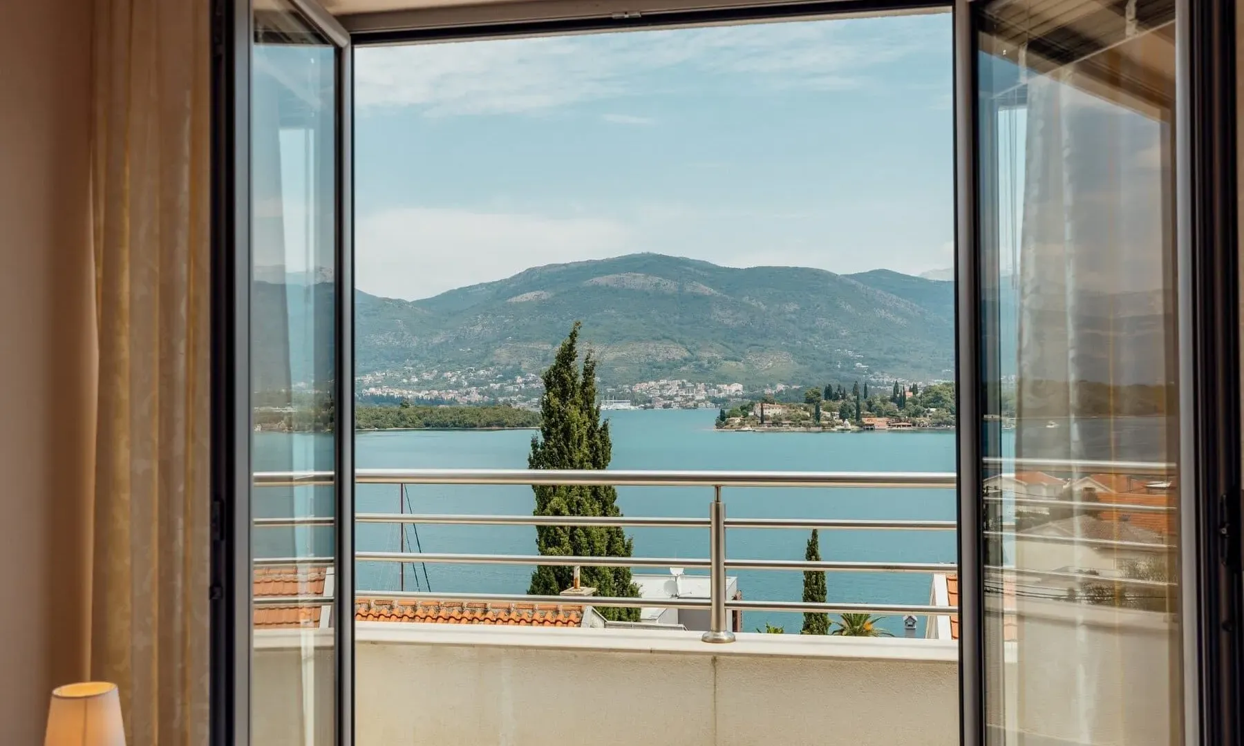Prodaja, dvosoban stan, 64m², Đuraševići, Tivat