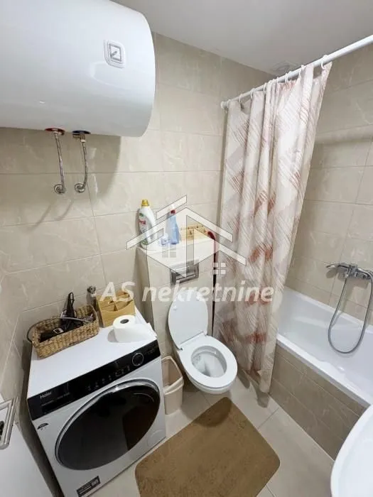 Izdavanje, četvorosoban stan, 79m², Banjica, Voždovac Sve Podlokacije