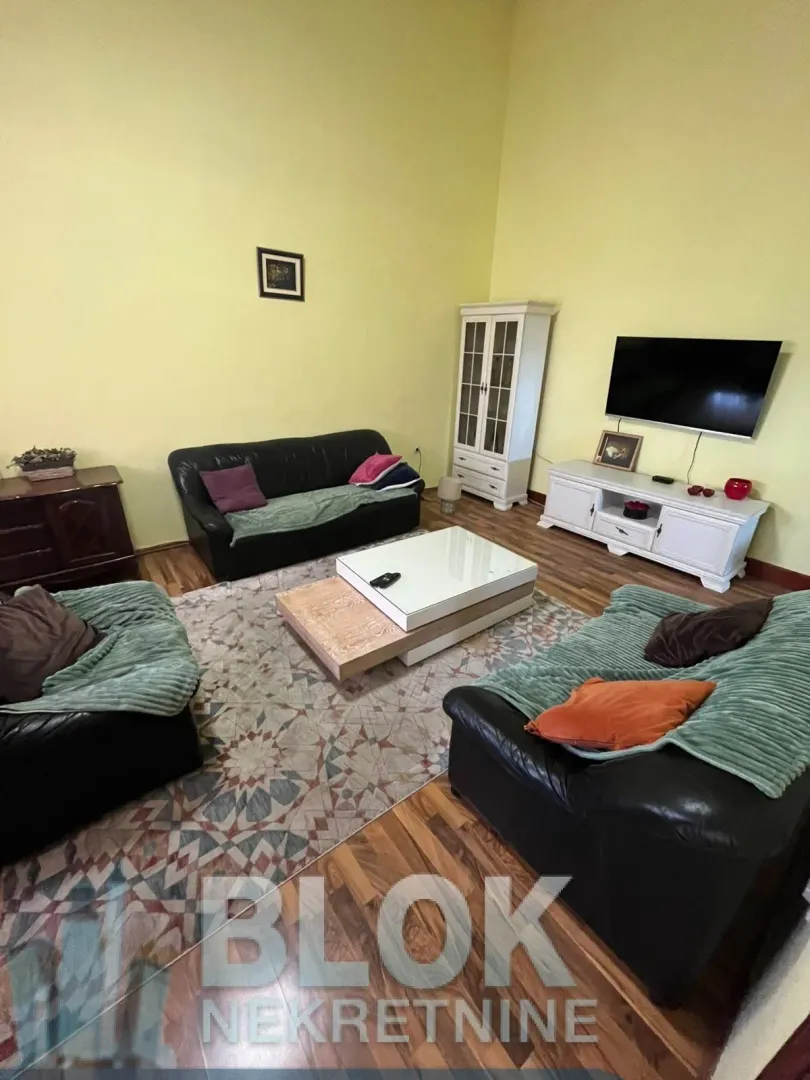 Izdavanje, jednosoban stan, 60m², Blok 9, Podgorica