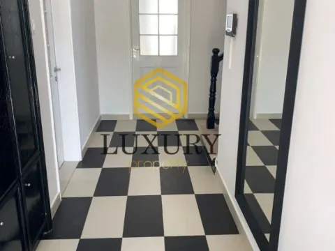 Izdavanje, kuća, 250m², Zagorič, Podgorica - image 5