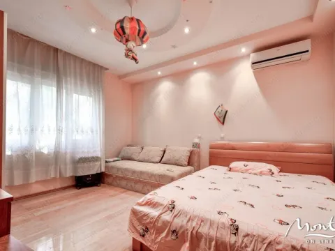 Prodaja, kuća, 220m², Tivat, Crna Gora - image 15