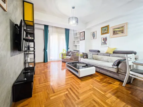 Prodaja, dvosoban stan, 80m², City Kvart, Podgorica - image 1