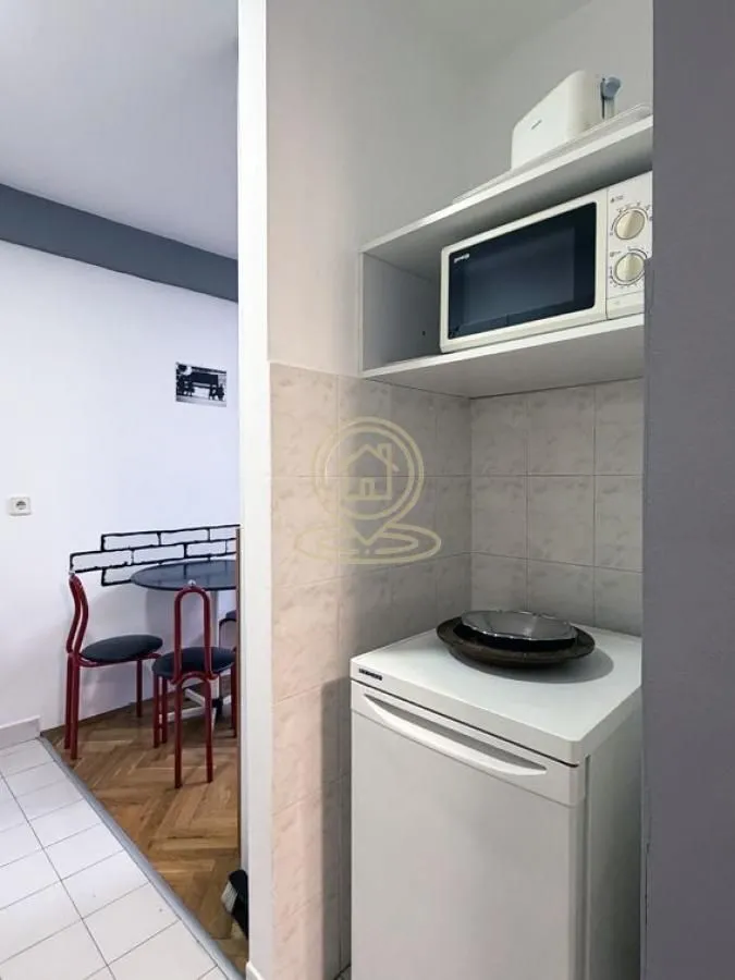Izdavanje, dvosoban stan, 45m², Bulevar Oslobodjenja, Novi Sad Sve Podlokacije