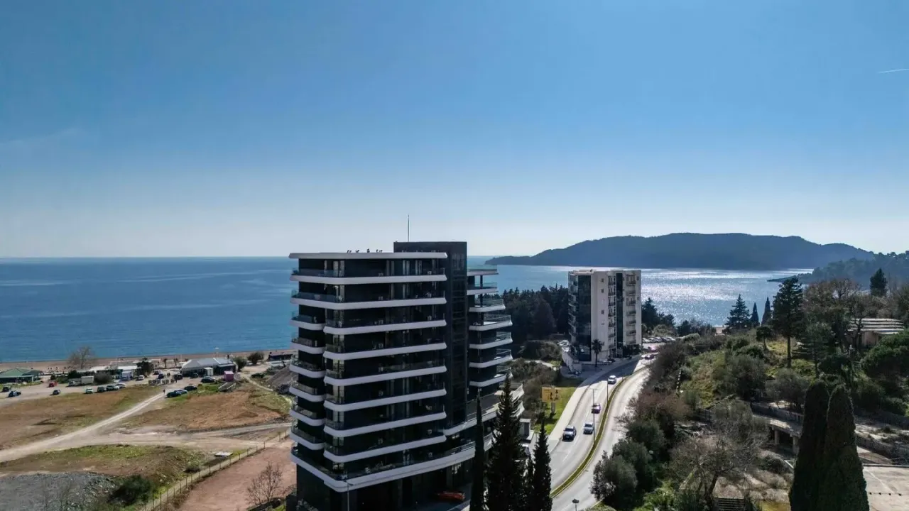 Sale, two bedroom apartment, 145m², Bečići, Budva