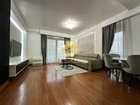 Izdavanje, dvosoban stan, 80m², Momišići, Podgorica