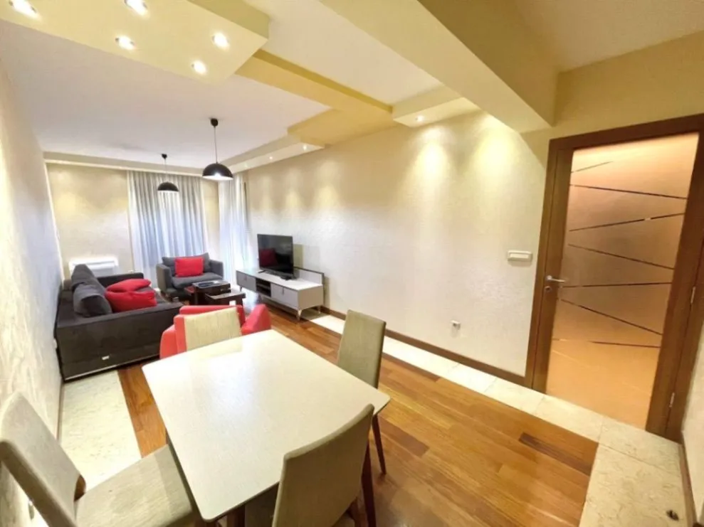 Prodaja, dvosoban stan, 79m², Centar, Podgorica