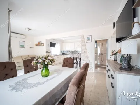 Sale, two bedroom apartment, 75m², Dobrota, Kotor - image 16