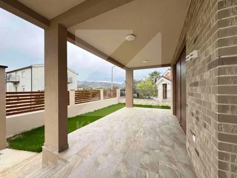 Izdavanje, kuća, 140m², Donja Gorica, Podgorica - image 4