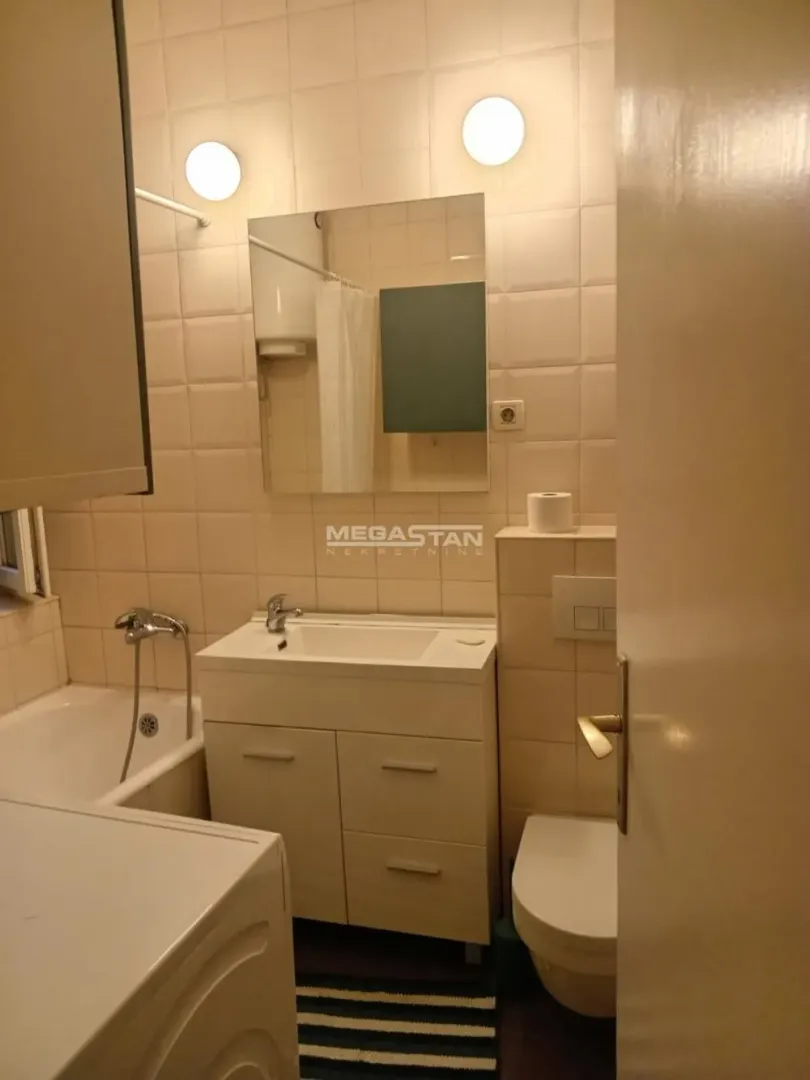 Izdavanje, dvosoban stan, 50m², Palilula Sve Podlokacije, Beograd