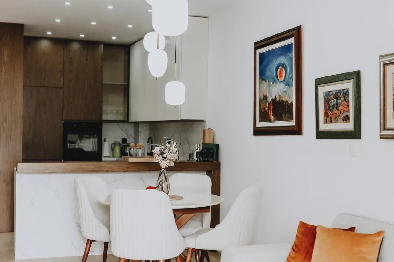 Izdavanje, dvosoban stan, 60m², Dobrota, Kotor