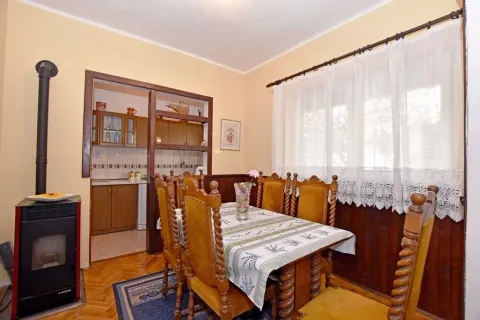 Izdavanje, kuća, 120m², Kumbor, Herceg Novi - image 11
