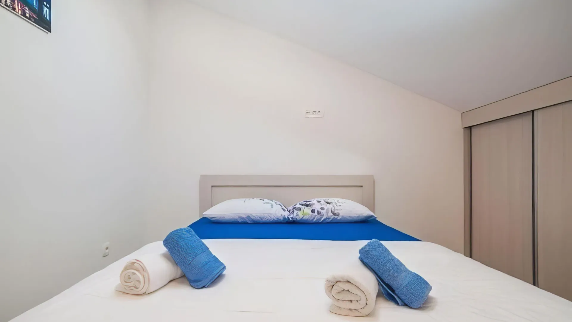 Izdavanje, dvosoban stan, 80m², Igalo, Herceg Novi