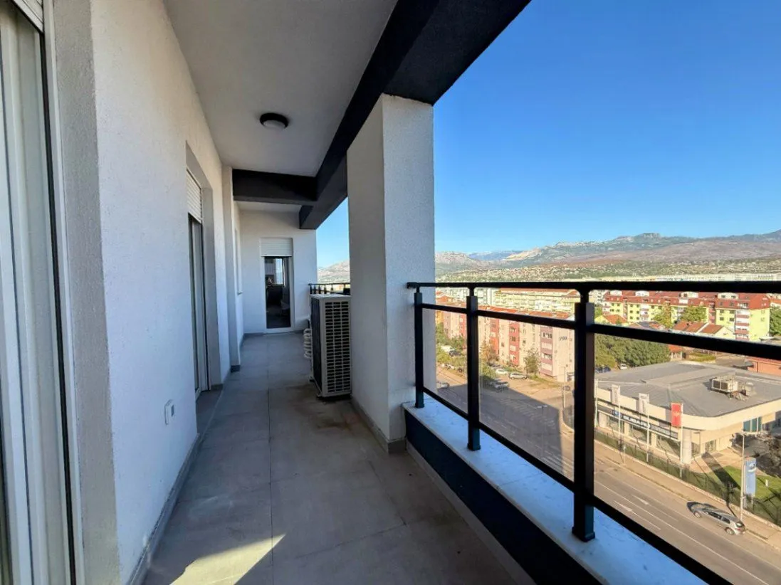 Prodaja, trosoban stan, 105m², Stari Aerodrom, Podgorica