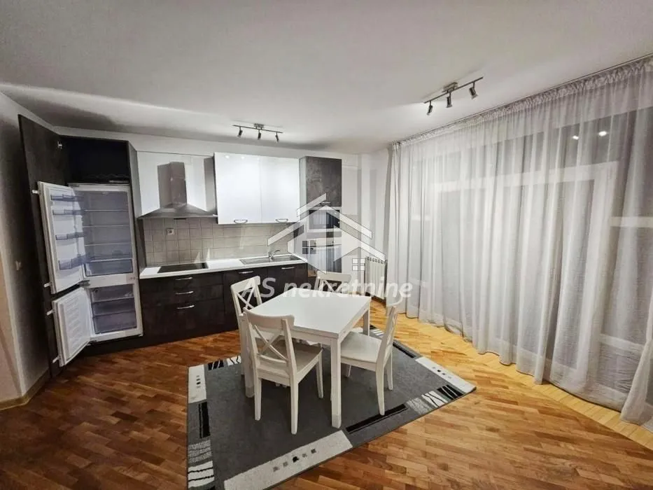 Izdavanje, dvosoban stan, 55m², Čubura, Beograd