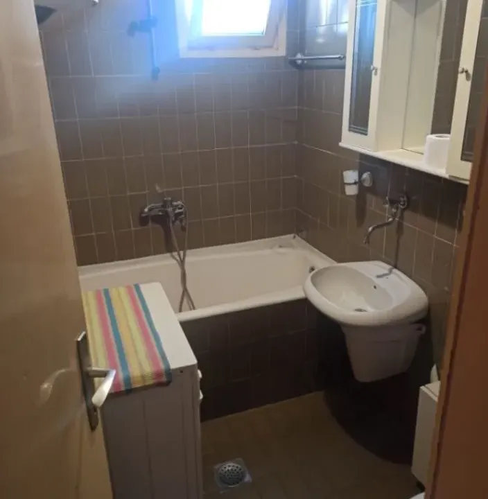 Prodaja, jednosoban stan, 50m², Blok 6, Podgorica