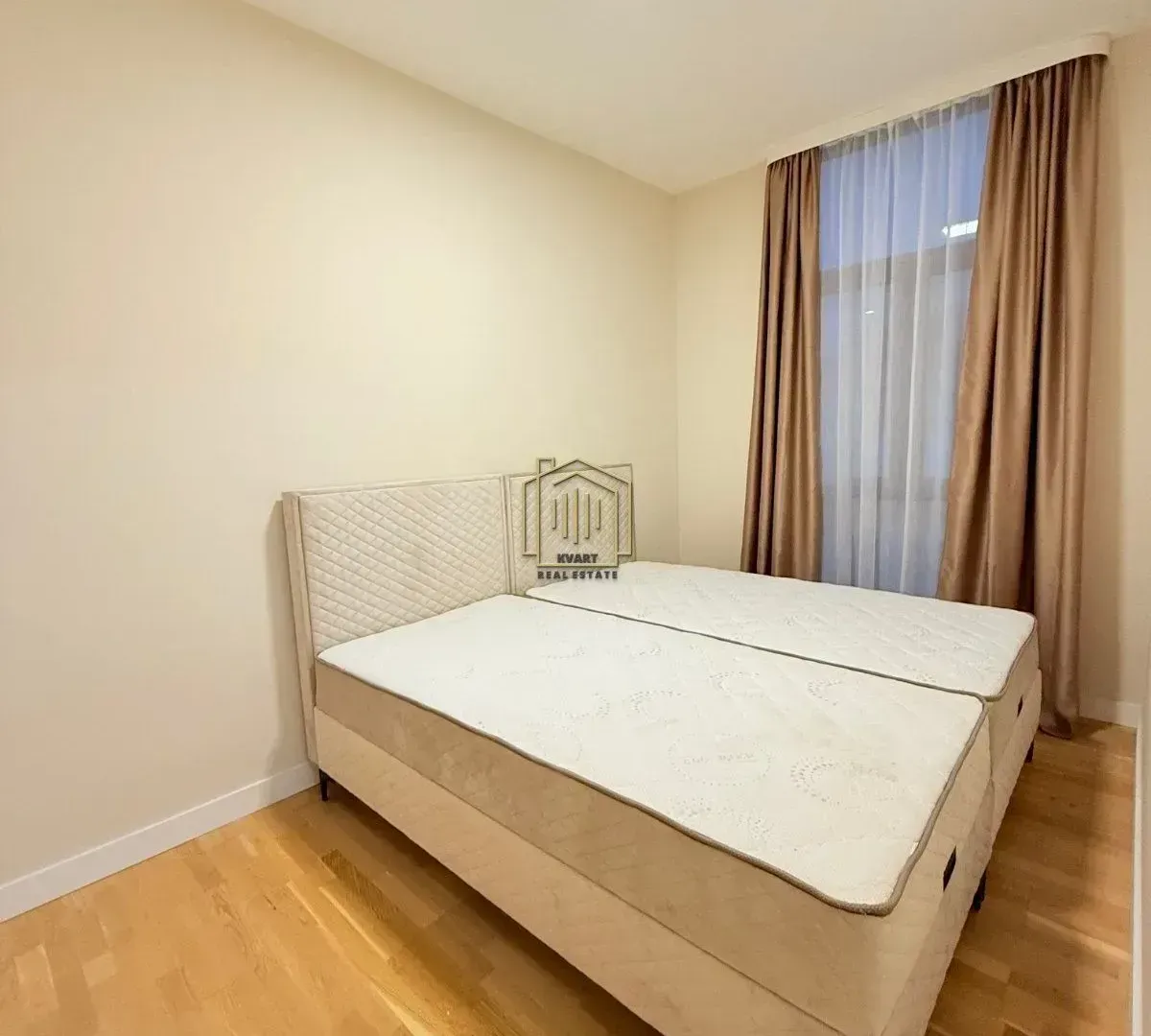 Izdavanje, dvosoban stan, 73m², Blok 9, Podgorica