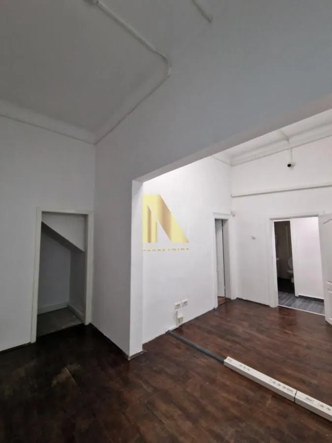 Rent, office space, 550m², Adamovićevo Naselje, Novi Sad Sve Podlokacije