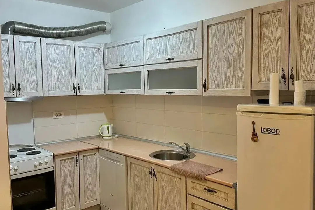 Izdavanje, jednosoban stan, 50m², Blok 6, Podgorica