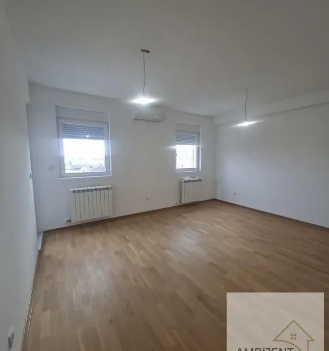 Prodaja, trosoban stan, 56m², Altina, Beograd