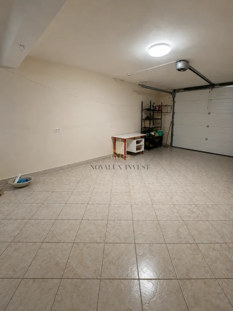 Rent, house, 350m², Zlatica, Podgorica