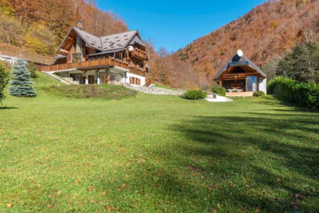 Prodaja, kuća, 550m², Podgorica, Crna Gora