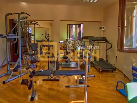 Prodaja, kuća, 300m², Zagorič, Podgorica - image 37