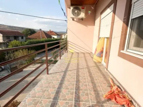 Prodaja, kuća, 200m², Tološi, Podgorica - image 3