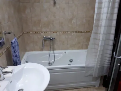 Izdavanje, trosoban stan, 190m², Preko Morače, Podgorica - image 16