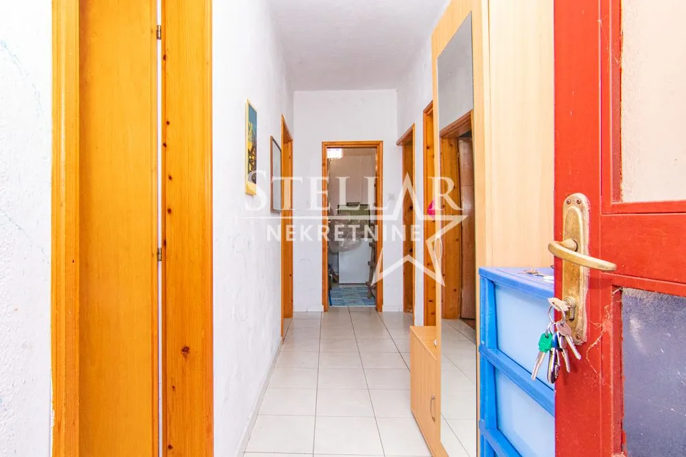 Izdavanje, kuća, 73m², Kuči, Podgorica