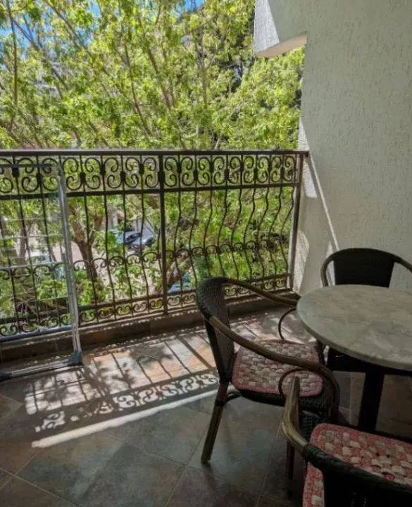 Izdavanje, dvosoban stan, 70m², Budva, Crna Gora