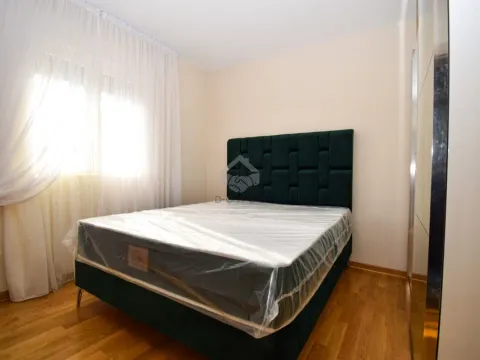 Izdavanje, dvosoban stan, 75m², Zlatica, Podgorica - image 6
