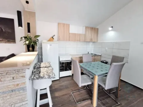 Izdavanje, dvosoban stan, 100m², Babin Do, Budva - image 4