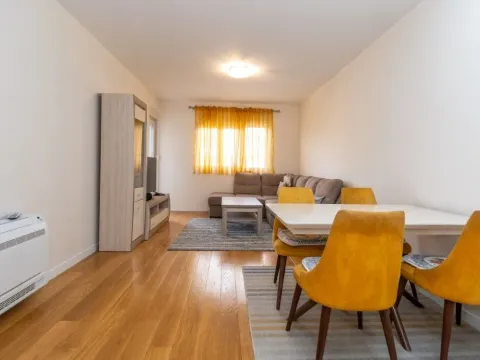 Rent, two bedroom apartment, 69m², Central Point, Podgorica - image 4