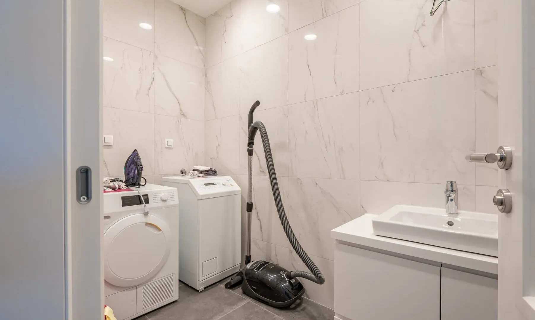 Sale, three bedroom apartment, 237m², Soho City, Bar