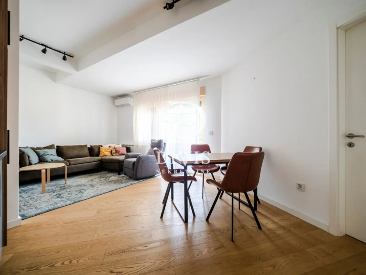 Izdavanje, dvosoban stan, 49m², Vračar Hram, Vračar Sve Podlokacije