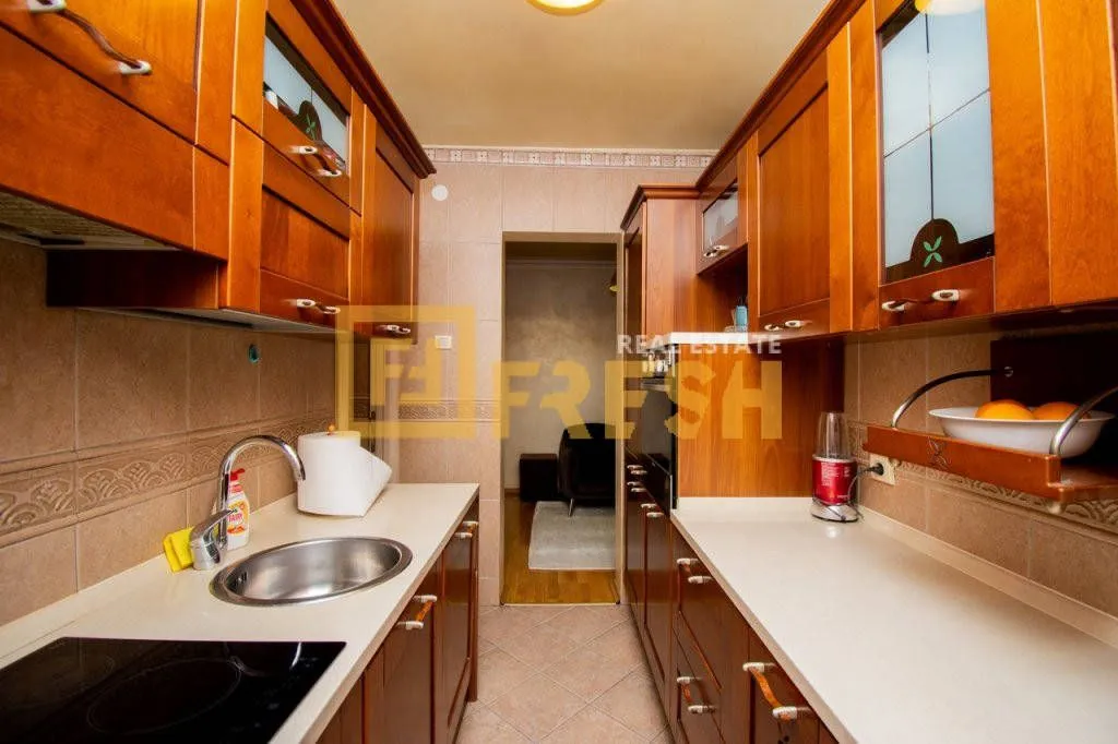 Prodaja, trosoban stan, 100m², Centar, Podgorica