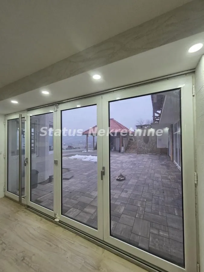 Izdavanje, kuća, 200m², Petrovaradin, Novi Sad