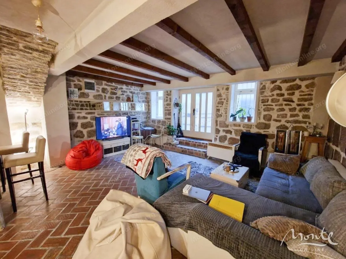 Prodaja, trosoban stan, 106m², Stari Grad, Herceg Novi