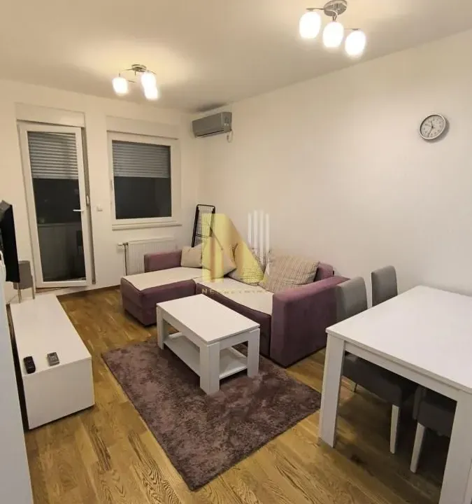 Izdavanje, jednosoban stan, 37m², Socijalno, Novi Sad Sve Podlokacije